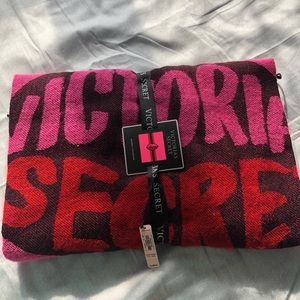 🎉NWT🎉 Victoria’s Secret Blanket